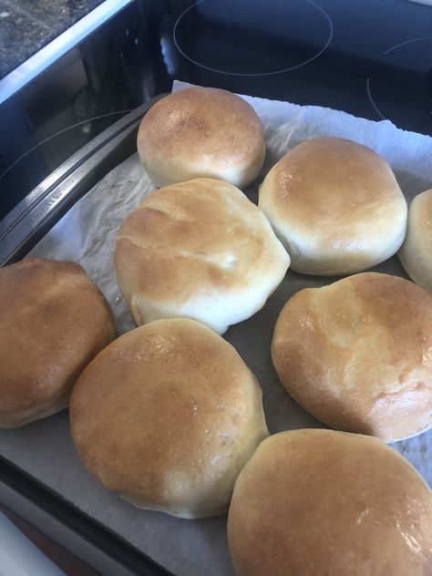 Hamburger Buns Homemade Bread Machines, Homemade Hamburger Buns Bread Machine, Bread Maker Hamburger Buns, Bread Machine Hamburger Bun Recipe, Hamburger Buns Bread Machine, Bread Machine Hamburger Buns, Buns Bread Machine, White Bread Machine Recipes, Sourdough Bread Machine