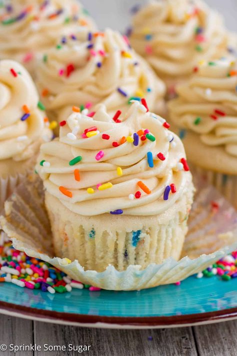 Funfetti Filled Cupcakes, Birthday Cake Cupcakes Recipe, Cake Batter Cupcakes, Birthday Cupcakes Ideas, Birthday Cake Batter, Funfetti Cupcake Recipe, Birthday Cake Cupcakes, Cake Batter Recipes, Cupcakes Funfetti