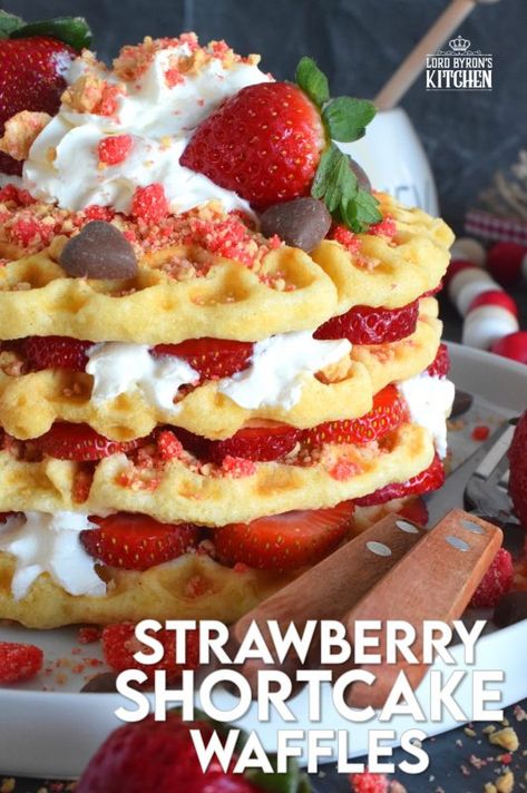 Basic Scones, Chocolate Orange Cookies, Christmas Shortbread, Brunch Items, Orange Cookies, Waffles Recipe, Homemade Waffles, Waffle Recipe, Baked Strawberries