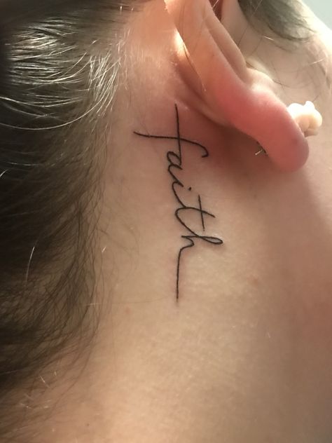 Faith Cross Tattoos, Cross Tattoo Neck, Tato Salib, Tato Jari, Cross Tattoos For Women, Tattoo Schrift, Neck Tattoos Women, Faith Tattoo, Tato Lengan