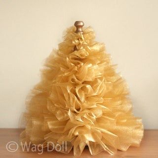 Tulle Tree, Tulle Christmas Trees, Tulle Crafts, Trees Diy, Diy Tulle, Christmas Hats, Holiday Tablescapes, Christmas Handmade, Christmas Things