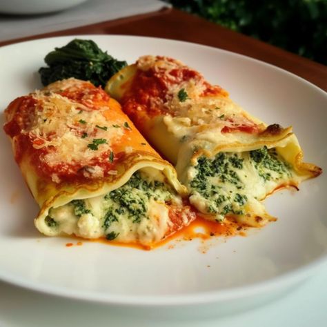 A beloved Tuscan recipe, Crespelle alla Fiorentina, it combines delicate crepes with a hearty spinach and ricotta filling. Spinach And Ricotta Crepes, Spinach Crepes Recipe, Schiacciata Recipe, Crespelle Recipe, Crepe Recipe Filling, Ricotta Crepes, Spinach Crepes, Dinner Crepes, Spinach Manicotti