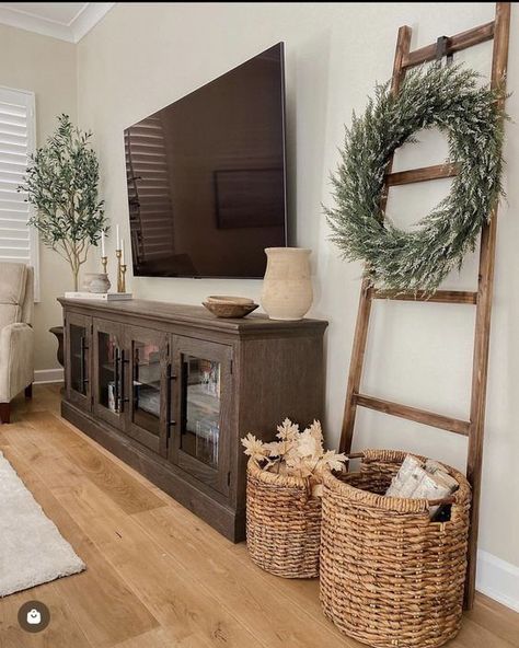 Tv Stand Ideas, Farmhouse Tv, Tv Stand Decor, Farmhouse Tv Stand, تصميم داخلي فاخر, Farmhouse Aesthetic, Stand Ideas, Wood Designs, Living Room Tv Stand