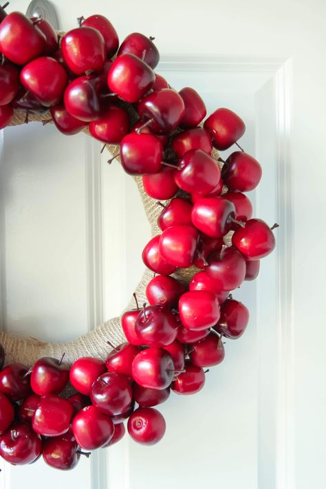 DIY Apple Wreath Tutorial from MomAdvice.com Apple Wreath Diy, Apple Christmas, Apple Wreath, Diy Apple, Jazz Hands, Fun Wreath, Wreath Tutorial, Wreath Forms, Teacher Favorite Things