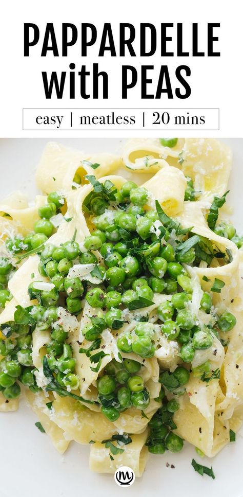 Close-up of a white plate with pappardelle pasta with peas. Papperdelle Recipes, Pappardelle Pasta Recipe, Pappardelle Recipe, White Pasta Sauce Recipe, Pasta With Peas, Easy Pasta Sauce, White Sauce Recipes, Pappardelle Pasta, Spring Dishes