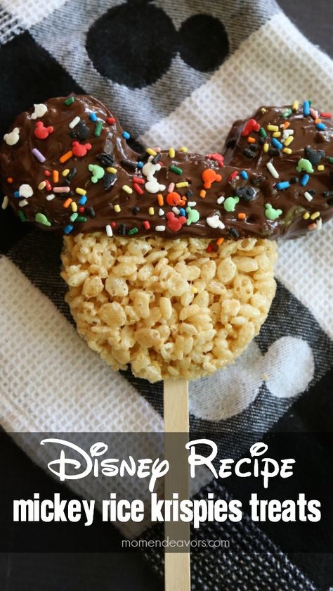 Mickey Mouse Treats, Disney Baking, Disney Inspired Food, Bolo Mickey, Disney Desserts, Disneyland Food, Rice Krispies Treats, Disney Treats, Krispies Treats