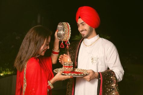 @nehakakkar: “My first Karwa Chauth with hubby @rohanpreetsingh 🥰😇 #NehuPreet” Poses For Karwachauth, Karvachauth Photoshoot, Rohanpreet Singh, Celebrity Bride, Karwa Chauth, Punjabi Couple, Neha Kakkar, Married Woman, Bollywood Stars