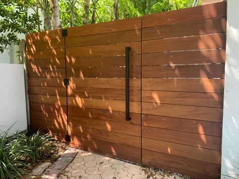 Custom hardwood IPE horizontal  gate Horizontal Slat Privacy Fence, Horizontal Modern Fence, Side Fence With Gate, Front Gate And Fence Ideas, Wooden Horizontal Fence Gate, Mcm Fence Gate, Modern Wood Gate Entrance, Side House Gate Ideas, Fence Gate Design Modern