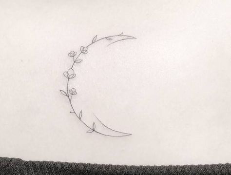 Simple Flower Tattoo, Small Moon Tattoos, Moon Tattoo Designs, Floral Tattoo Sleeve, Birth Flower Tattoos, Floral Tattoo Design, Arm Tattoos For Women, Dainty Tattoos, 문신 디자인