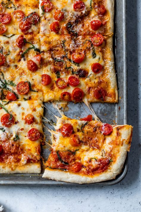 Sheet Pan Pizza Sheet Pizza, Homemade Pizza Night, Sheet Pan Pizza, Pizza Pasta Recipe, Jackfruit Pulled Pork, Vegetarian Recipes For Beginners, Family Pizza Night, Pizza Recipes Easy, Making Homemade Pizza