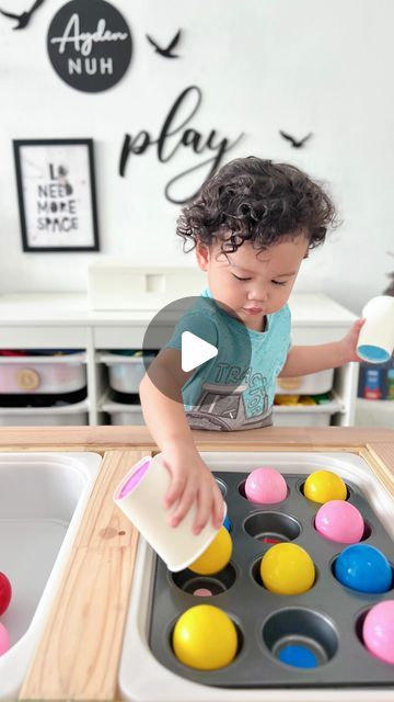 Colour Activities For Toddlers, Fine Motor Skills For Toddlers, Color Sorting Activities, Baby Activity, Sorting Activities, Color Sorting, Paper Cups, Infant Activities, Baby Games