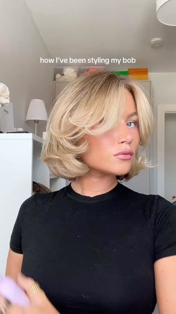 Sophie Murray on Instagram: "bob tutorial 🥰🫶🏼 #bobhaircut" Short Blonde Textured Hair, Contour Bob Hair, 90s Short Bob Blowout, Short Bob Styling Tutorials, Layered Bob Hairstyles Wavy Hair, Blonde Bob 90s, Layered Bob Blowout, Medium Hair Layered Haircut, Bob Blowout Tutorial