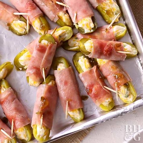 These will be your NEW favorite party appetizer! Pickle Poppers, Favorite Party Appetizers, Apple Chips, Party Appetizer, Snacks Für Party, Starters Recipes, Jalapeno Poppers, Keto Snacks, Appetizers For Party