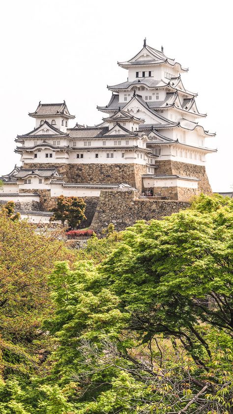 Japan Castle, Medieval Japanese, Himeji Castle, Japanese Castle, Japan Architecture, Minecraft Castle, White Castle, Asian Architecture, Japan History