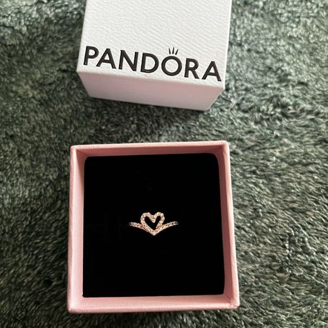 Brand New Ring Size 6 Rose Gold New In Box Pandora Rings Rose Gold, Gold Pandora Rings, Pandora Heart Ring, Fat Finger, Promise Rings Pandora, Pandora Stackable Rings, Pandora Rings Princess, Cute Promise Rings, Pandora Bracelet Designs