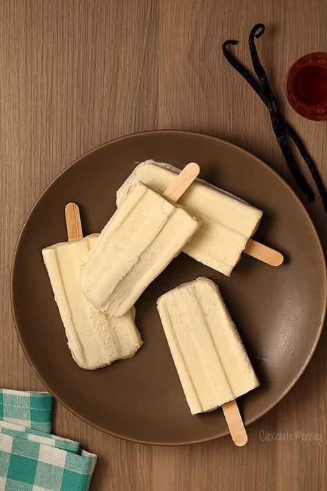 If you love fudgesicles, then you’re going to love these Vanilla Bean Creamsicles that taste like vanilla ice cream on a stick but more fun to eat! #homemadeinthekitchen #vanillabeancreamsicles #homemadeicecream #icecreamrecipes Pudding Popsicles, Homemade Fruit Popsicles, Peanut Butter Yogurt, Yogurt Pops, Yogurt Popsicles, Homemade Vanilla Extract, Frozen Dessert Recipe, Homemade Popsicles, Vanilla Bean Ice Cream