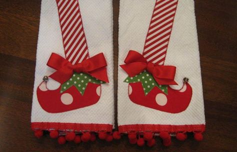 Dish Towel Crafts, Applique Towels, Tea Towels Diy, Elf Shoes, Diy Towels, Christmas Applique, Towel Crafts, Christmas Kitchen Towels, Christmas Towels