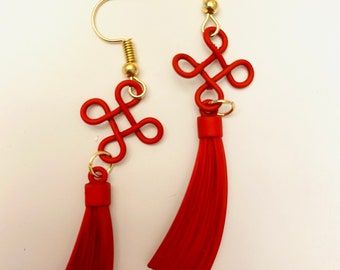 Chinese Jewelry Traditional, Chinese Knotting, Chinese Accessories, Japanese Jewelry, Lucky Jewelry, Chinese Jewelry, Traditional Earrings, Chinese Knot, Knot Earrings