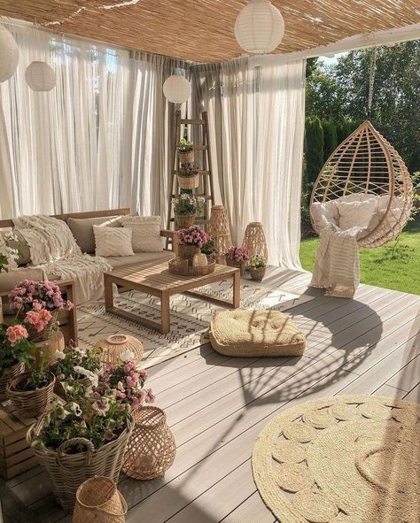 Beautiful Balcony, Patio Decorating Ideas On A Budget, Patio Decorating Ideas, Small Balcony Ideas, Outdoor Living Room, Outdoor Decor Backyard, Backyard Makeover, Outdoor Patio Decor, Rustic Garden Decor