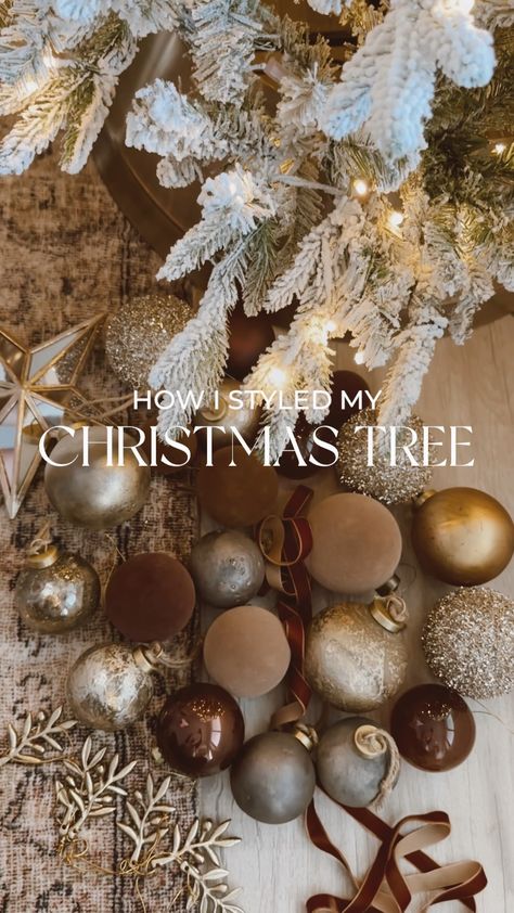 Champagne Christmas Tree, Christmas Tree Colour Scheme, Christmas Tree Inspo, Christmas Decor Trends, Copper Christmas, Neutral Christmas Decor, Christmas Tree Decorating Themes, Elegant Christmas Trees, Modern Christmas Tree