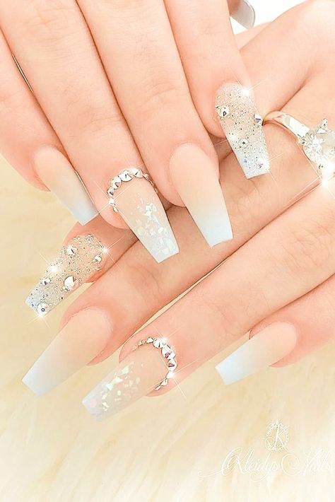 Wedding Rhinestone Nails, White Nail With Designs, White Nails Inspiration, Nail Ideas White, Nails Ideas White, Nail Designs White, White Nails With Designs, White Nails Ideas, Yellow Toe Nails