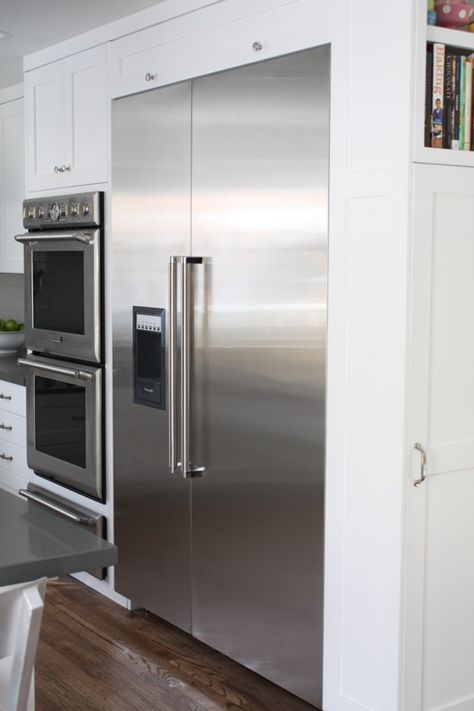 Thermador Refrigerator, Luxury Refrigerator, Refrigerator Makeover, Big Fridge, Large Refrigerator, White Appliances, Kitchen Bathroom Remodel, Dream Kitchens, Kitchen Refrigerator