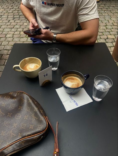 Copenhagen style vintage Louis Vuitton latte coffee Coffee Date With Boyfriend, Boyfriend Coffee Date Aesthetic, Coffee Date Pictures Friends, Couples Coffee Date, Coffee Date Asethics, Coffee Dates With Friends, Coffee Dates Aesthetic, Menu Coffee, Candid Pics