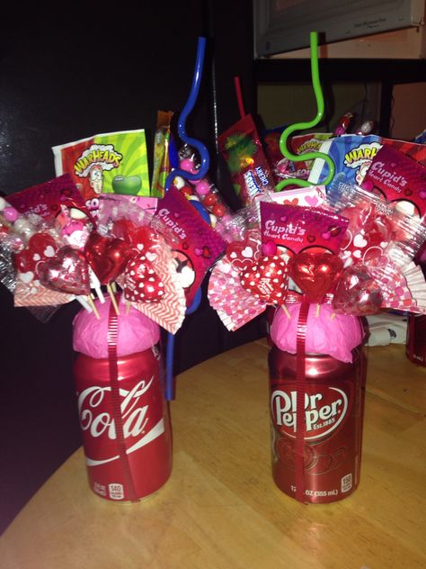 Valentines Gift Idea For Friends, Valentines Candy Bouquet For Him, Cute Valentines Treats For School, Cheap Valentines Crafts For Kids, Candy Bouquets For Valentine's Day, Valentines Food Bouquet, Valentines Candy Bouquet For Kids, Valentines Bouquet For Kids, Valentine’s Day Candy Ideas