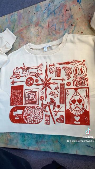 Linocut On Clothes, Printmaking Clothes, Lino Print On T Shirt, Lino Print On Clothes, Linocut Tee Shirt, Linocut Clothes, Linocut Print Shirt, Lino Print Shirt, Linoprint Clothes