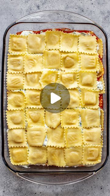 Beef Ravioli Lasagna, Lazy Ravioli Lasagna, Rana Ravioli Recipe, Cheese Ravioli Dinner Ideas, Frozen Ravioli Lasagna, Lazy Lasagna Ravioli, Cheese Ravioli Lasagna, Easy Ravioli Recipe, Lasagna With Ravioli