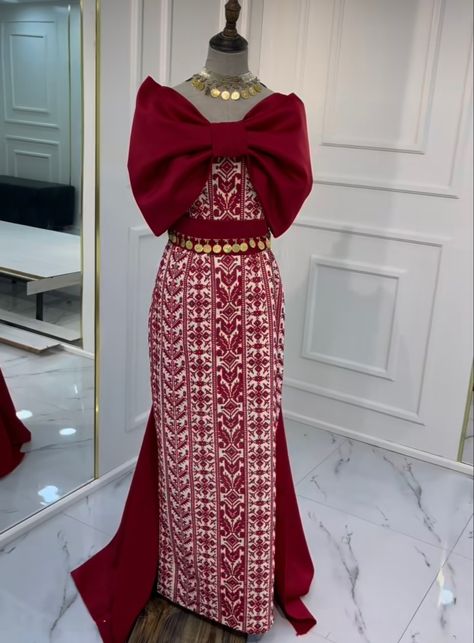 Henna Thobe Bride, Henna Party Dress, Modest Dresses Fashion, Body Con Dress Outfit, Cape Wedding Dress, Modest Dresses Casual, Haute Couture Dresses, Afghan Dresses, Modesty Fashion