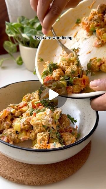 428K views · 19K likes | Adhya S on Instagram: "Episode 5 of “Everyday salad recipes” - Roasted soya chunks salad   Recipe 🌸 40g soya chunks  2 cups chopped vegetables ( onion, tomato, carrot, cucumber )  2 tbsp coriander leaves  1 tsp chilli powder  1 tsp coriander powder  1 tsp cumin powder  1/4th tsp turmeric  Salt as per taste  1 tsp mustard oil   Salad Dressing 🌸  2 tbsp hung curd  1 tsp mustard sauce  1 tsp honey  Salt as per taste   Follow the reel for the recipe :)   #healthyrecipes #saladrecipes #healthyindianfood #weightloss" Oil Salad Dressing, Soya Chunks Recipe, Indian Diet Recipes, Soya Recipe, Podi Recipe, Indian Salads, Soya Chunks, Chopped Vegetables, Vegetable Salad Recipes