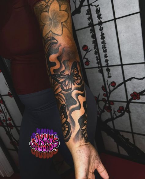 Girl Arm Tattoo Ideas Black People, Filler Tattoo Ideas Gap Forearm, Arm Tattoo Filler Ideas, Shaded Tattoos Women, Forearm Wrap Around Tattoo, Sleeve Filler Ideas Women, Sleeve Gap Fillers Tattoo Ideas, Inside Arm Tattoos For Women, Tattoo For Boys