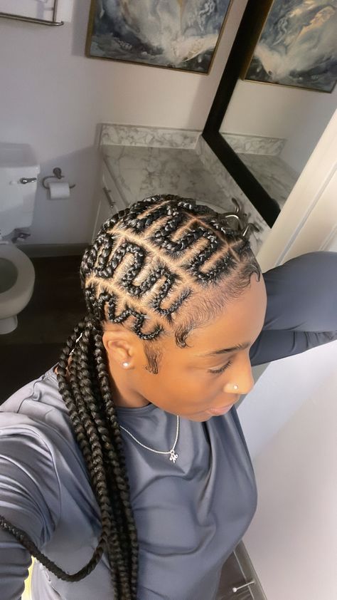 Corn Roll Designs, 4 Zig Zag Feed Ins, Zig Zag Straight Backs, Zigzag Cornrows Braids For Black Women, Zigzag Feed In Braids, Spiral Cornrow Braids, Zigzag Braids For Black Women, Zig Zag Cornrows Braids Black Women, Zig Zag Straight Back Braids