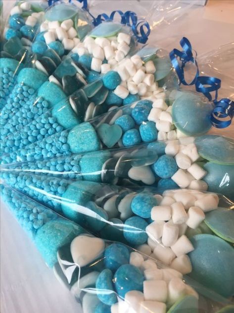 Blue Sweet Cones, Food Ideas For Winter Wonderland Party, Sweet Cones Ideas Diy, Sweet Cones Ideas Kid Parties, Baby Blue Birthday Party Decorations, Candy Cones Party Favors, Baby Shower Desert Ideas, Sweet Cones Ideas, Blue Snacks For Party