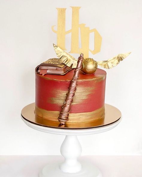 Bianka Bruder (@bianka.b.bruder) • Instagram-fényképek és -videók Bolo Do Barcelona, How To Make Molasses, Harry Potter Themed Food, Tort Harry Potter, Naruto Party Ideas, Harry Potter Desserts, Harry Potter Phone, Harry Potter Birthday Cake, Cumpleaños Harry Potter