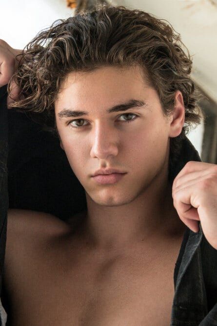 Belmont Cameli (@belmontcameli) Belmont Cameli, Long Hair Styles Men, Men's Beauty, Brunette Hair, Face Claims, Celebrity Crush, Mens Hairstyles, Character Inspiration, Long Hair