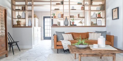 The Fixer Upper star designed a pony wall, also known as a half wall, in the show's latest episode. Half Wall Room Divider, Half Wall Ideas, Partition Ideas, Wall Divider, Divider Ideas, Pony Wall, Living Room Divider, Wall Shelving Units, Living Room Partition