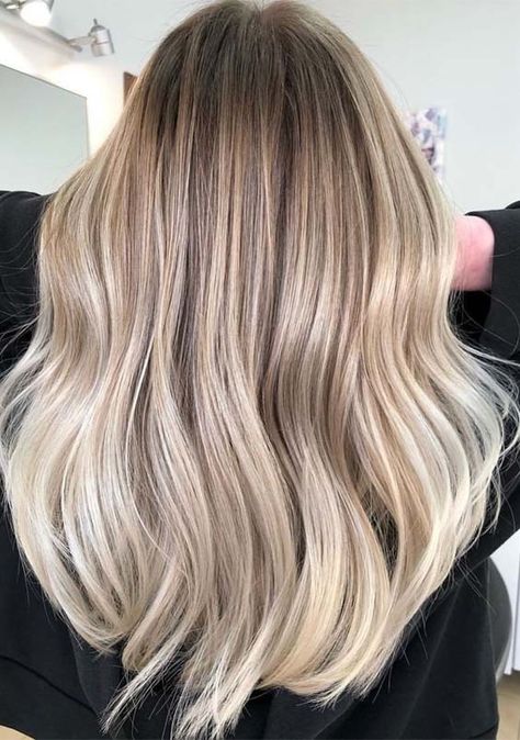 Awesome Creamy Balayage Hair Color Highlights for 2019 | Stylezco Balayage Hair Blonde Before And After, Balayage Creamy Blonde, Creamy Balayage Blonde, Pastel Blonde Balayage, Creamy Blonde Hair Balayage, Creamy Blonde Hair Highlights, Creamy Balayage, Creamy Blonde Highlights, Creamy Blonde Balayage