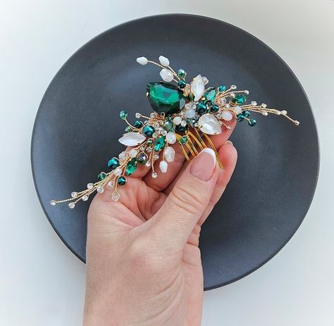 Emerald Green Hair Comb With White Opal Emerald Hair Piece Emerald Jewelry Green Bridesmaid Hair Pin Emerald Headpiece Bridal Hair Comb - Etsy Emerald Headpiece, Emerald Green Hair, Emerald Hair, Bridesmaid Hair Comb, Jewelry Prom, Bridesmaid Hair Pins, Bridal Hairpiece, Bridesmaids Hair, Wedding Hair Jewelry