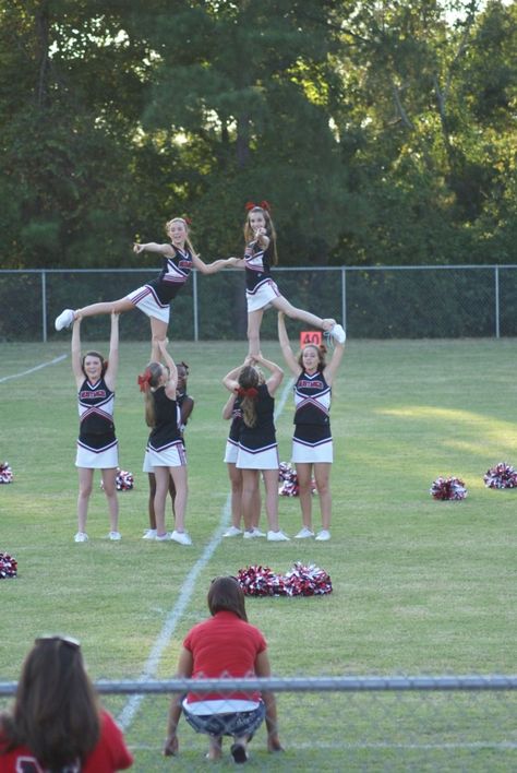 MIDDLE SCHOOL CHEER SQUAD Middle School Cheer Pictures, Middle School Cheer Pyramids, Cheer Stunt Ideas Middle School, Cheer Stunts For Middle School, Cool Cheer Stunts Middle School, Side Line Cheer, Middle School Cheer Stunts, Cheer Stunts Middle School, Middle School Cheerleading