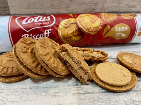 Biscoff Cream, Lotus Biscuits, Biscoff Biscuits, Soda Flavors, Cream Biscuits, Lotus Biscoff, Junk Food Snacks, Hot Chocolate Recipes, The Lotus