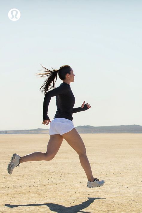 Run Pose, Gym Workout Wear, Run Training, Running Fast, Running Clothes Women, Lululemon Running, Travel Clothes, Yoga Gear, Running Inspiration