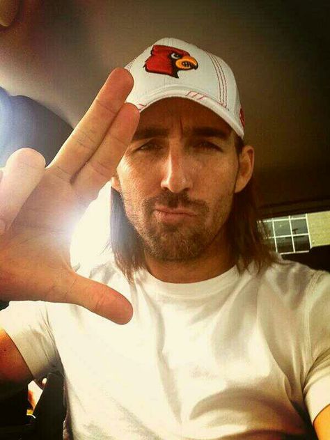 Jake Owen showing some UofL <3 Country Musicians, Jake Owen, University Of Louisville, My Old Kentucky Home, City College, Louisville Cardinals, Southern Girl, Love To Meet, Louisville Ky