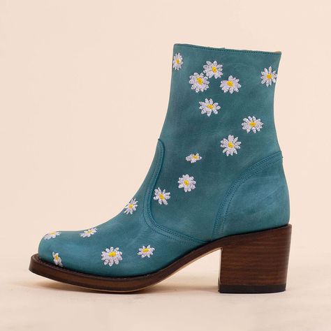 TAAFO Stylish Floral Embroidered Block Heel Cowboy Ankle Boots in Teal US 3 / EU 33-Teal Turquoise Heels, Teal Butterfly, Cowboy Ankle Boots, Cowboy Shoes, Fairytale Fashion, Color Turquoise, Women Boots, Western Style, Floral Embroidery