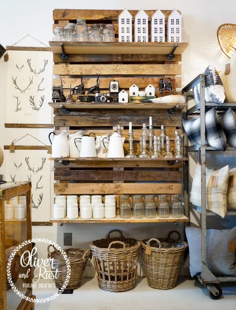 shop houses ideas at DuckDuckGo Pallet Shelving, Gift Shop Displays, Organize Home, Merchandising Retail, Deer Artwork, Interior Vintage, Vintage Interiors, Store Displays, Decor Guide