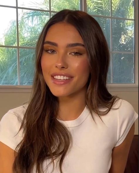 Madison Beer No Makeup, Madison Beer Makeup, Beer For Hair, Estilo Madison Beer, Madison Beer Style, Madison Beer Outfits, Beer Outfit, Celebrity Makeup Looks, Beauty Goals