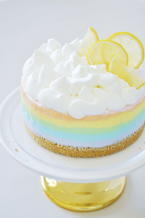 Pride Recipes, Rainbow Cheesecake Recipe, Whipped Cheesecake, Aesthetic Bakery, Pastel Macaroons, Rainbow Cheesecake, Layer Cheesecake, Birthday Cheesecake, Cheesecake No Bake