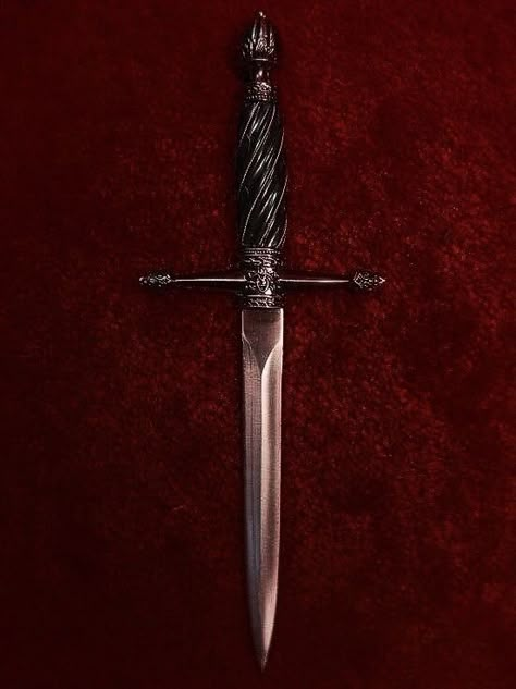 Fantasy Dagger, Knife Aesthetic, Pretty Knives, Yennefer Of Vengerberg, Cool Swords, Goth Aesthetic, Fantasy Aesthetic, Red Aesthetic, Character Aesthetic