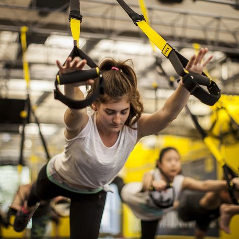 Not Gonna Lie, This 20-Minute Full-Body TRX Circuit Is Going to Kick Your Ass Suspension Workout, Trx Full Body Workout, Beachbody Workout, Trx Training, Trx Workouts, Reformer Pilates, Muscle Workout, Yoga Iyengar, Pose Yoga